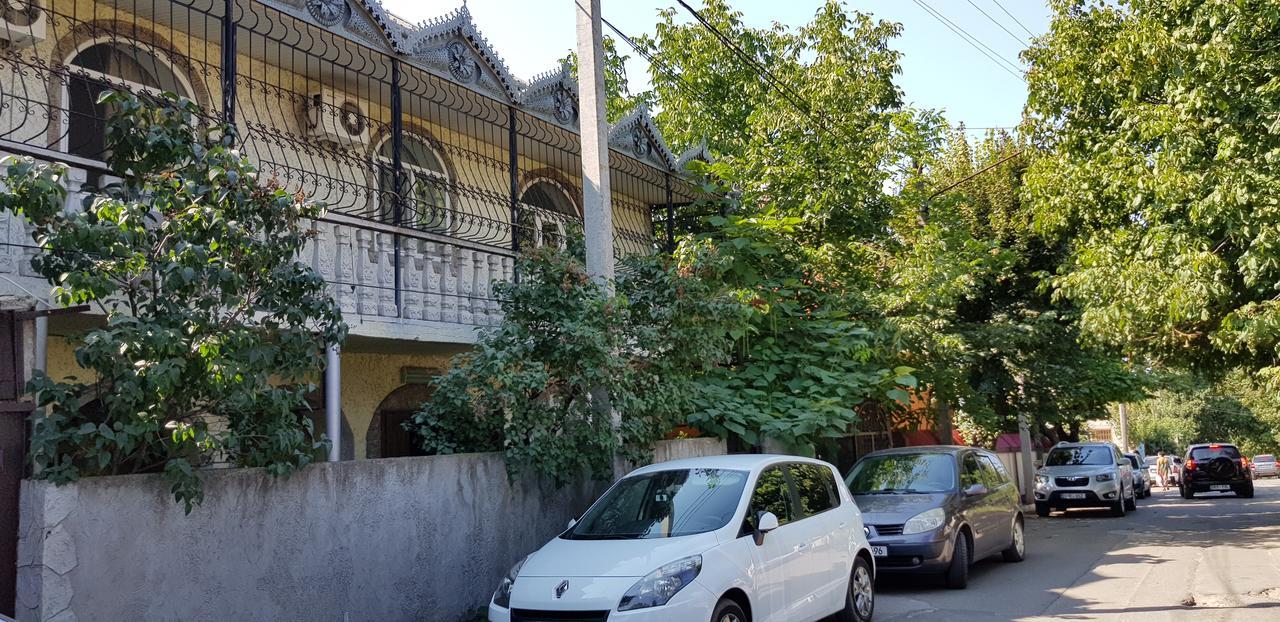 La Vitalie Guest House Chisinau Exterior photo